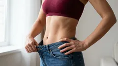 För att hålla magen platt och midjan smal: 1 övning – 3 variationer