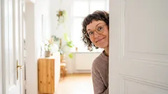 6 saker du inte bör göra när du hälsar på hos någon – etikettregler